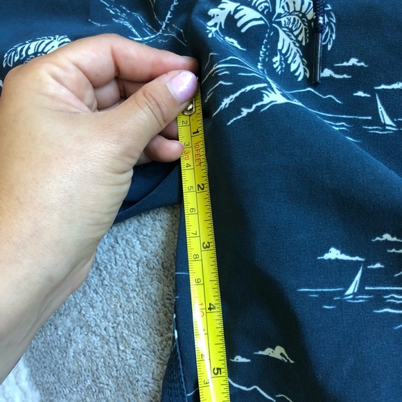 Billabong Blue and White Tropical Print Men’s Bathing Trunks - Picture 7 of 7